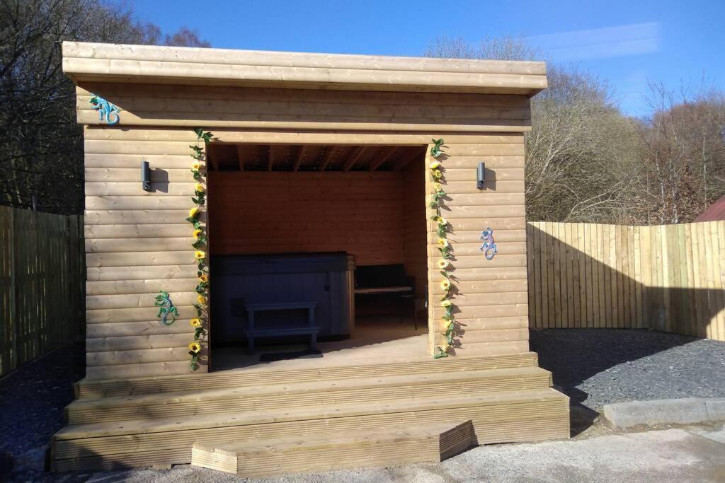 The Cottage - Hot Tub - Nr Glasgow - Self Check-In Coatbridge Zewnętrze zdjęcie
